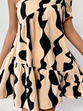 Women’s Beige and Black One-Shoulder Tiered Dress
